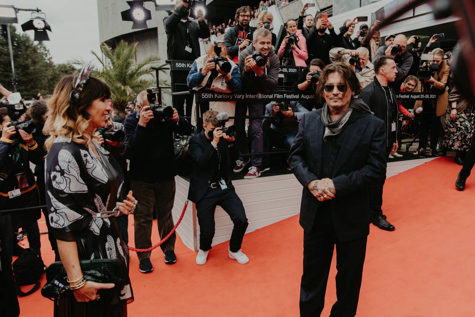 Johnny Depp potěšil fanoušky na KVIFF, v Karlových Varech uvedl film Hrnec zlaťáků