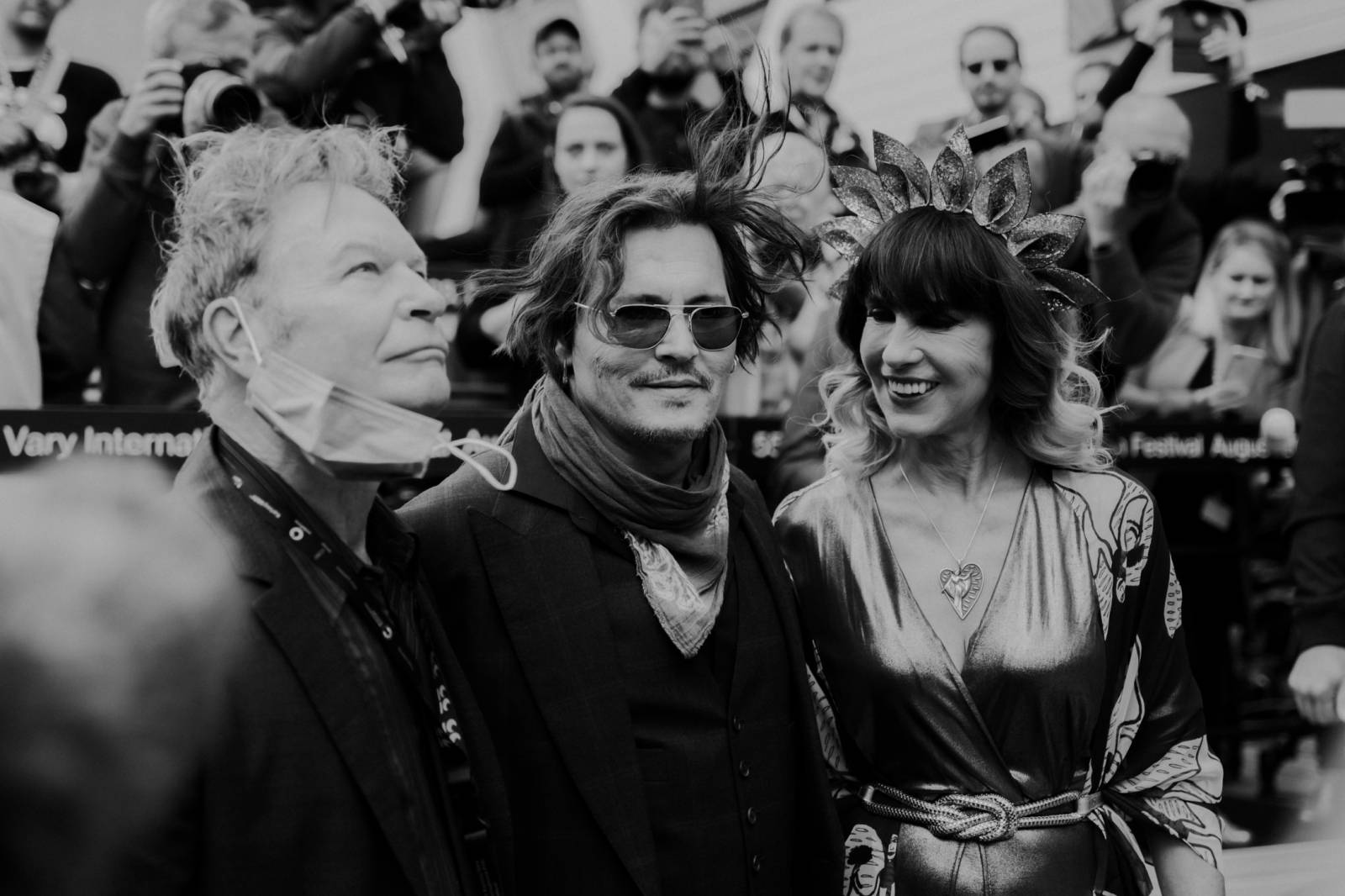 Johnny Depp potěšil fanoušky na KVIFF, v Karlových Varech uvedl film Hrnec zlaťáků