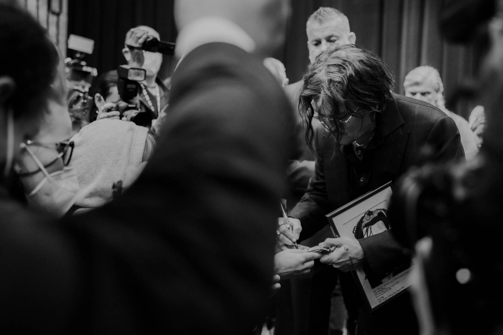 Johnny Depp potěšil fanoušky na KVIFF, v Karlových Varech uvedl film Hrnec zlaťáků