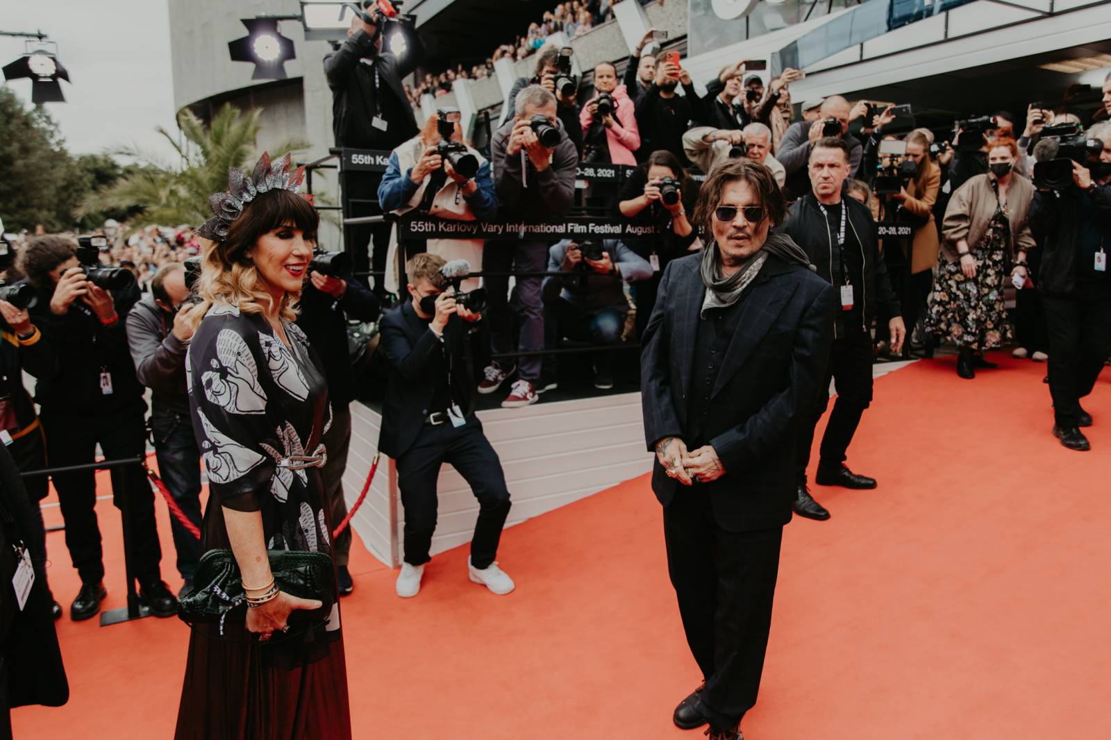 Johnny Depp potěšil fanoušky na KVIFF, v Karlových Varech uvedl film Hrnec zlaťáků