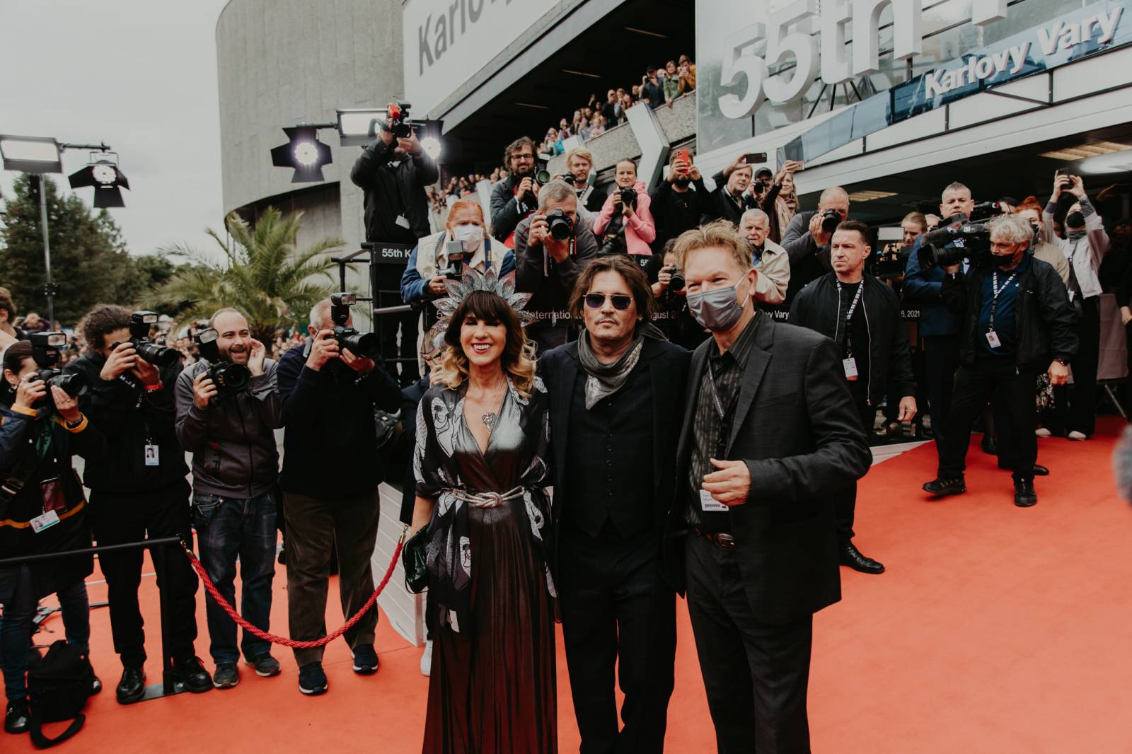 Johnny Depp potěšil fanoušky na KVIFF, v Karlových Varech uvedl film Hrnec zlaťáků