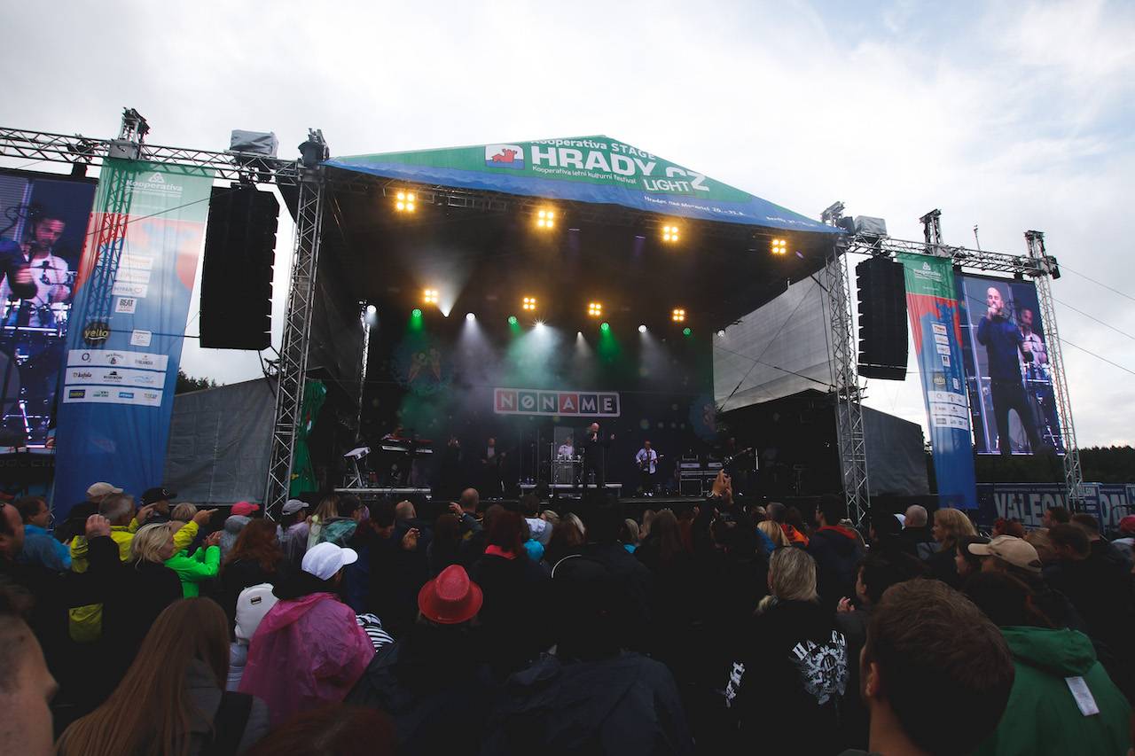 Poručíme větru dešti aneb Jak Hrady.cz rozehnaly mraky nad Bezdězem