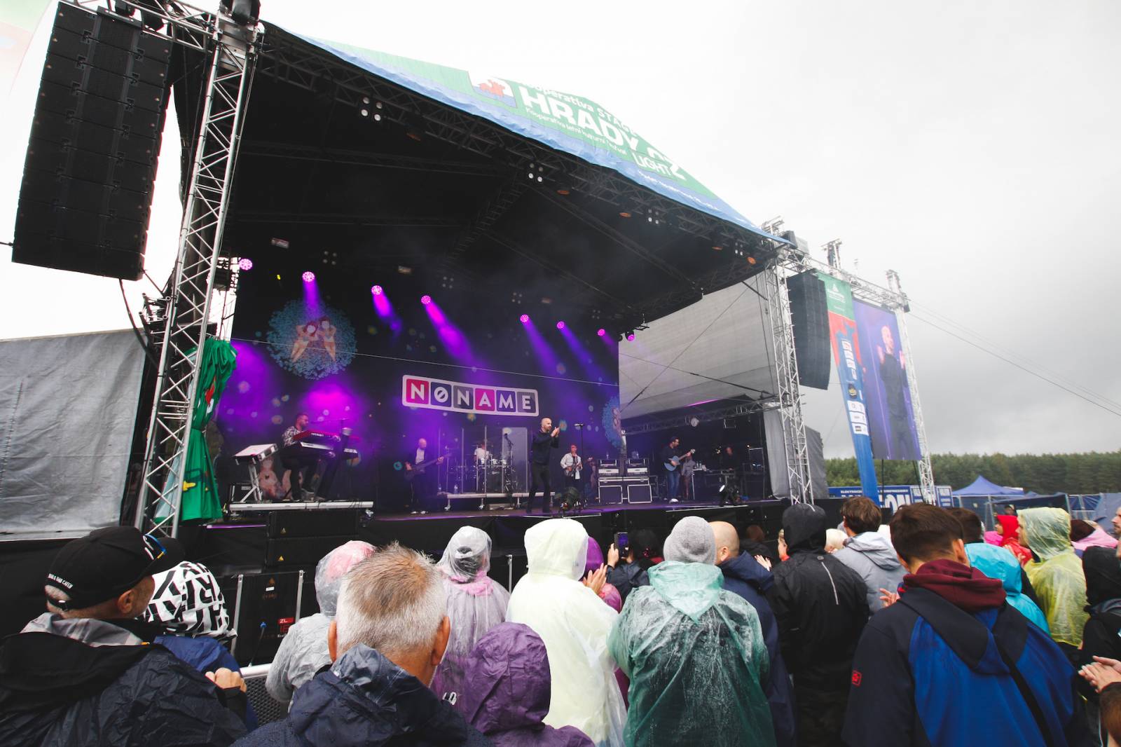 Poručíme větru dešti aneb Jak Hrady.cz rozehnaly mraky nad Bezdězem