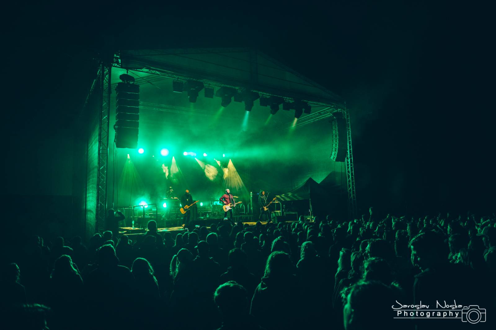 Chinaski na trutnovském Bojišti nezastavilo ani deštivě počasí