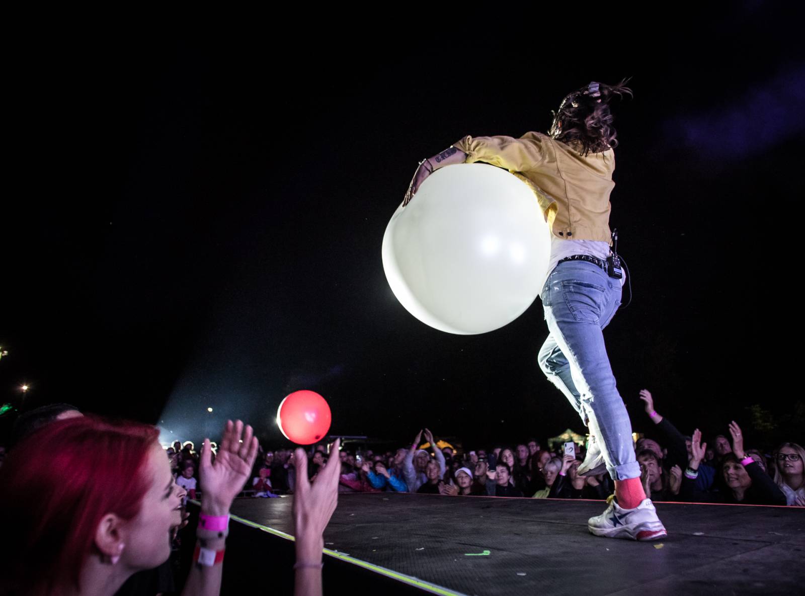 Kryštof rozehráli svou show na ostrově v Holýšově, přivezli s sebou Kateřinu Marii Tichou