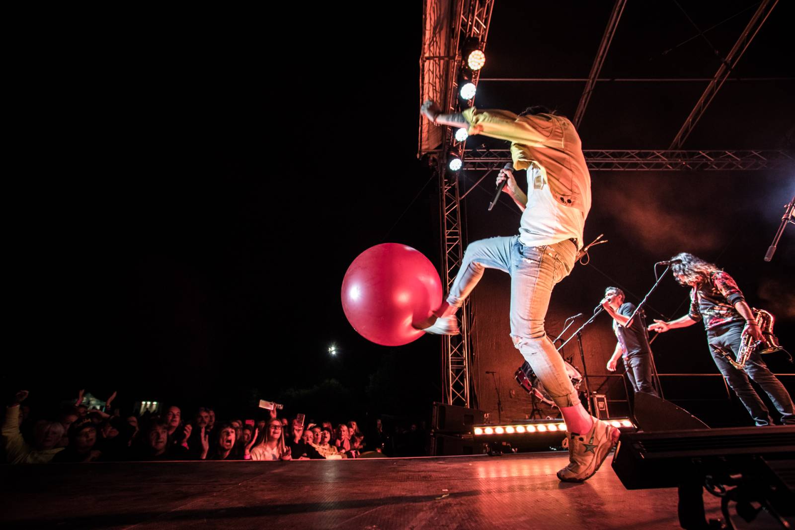 Kryštof rozehráli svou show na ostrově v Holýšově, přivezli s sebou Kateřinu Marii Tichou