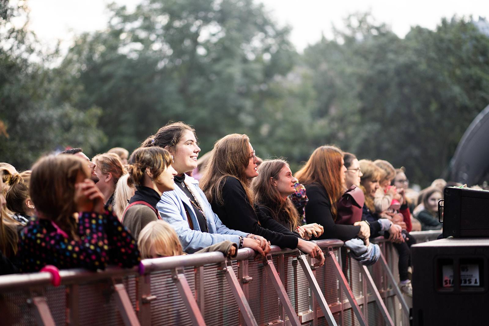 Tomáš Klus rozezpíval Ledárny Braník, na pódium si pozval manželku Tamaru