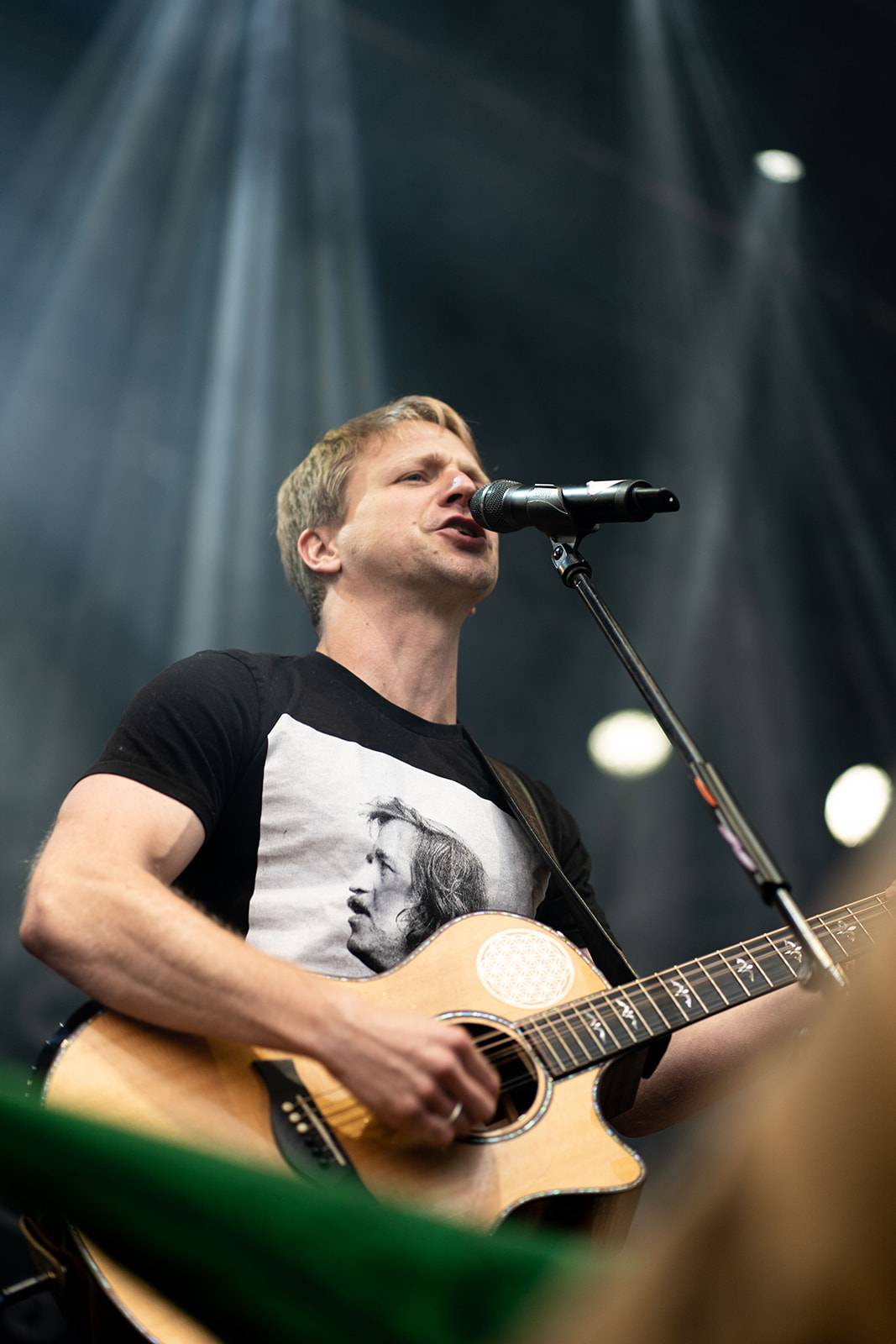 Tomáš Klus rozezpíval Ledárny Braník, na pódium si pozval manželku Tamaru