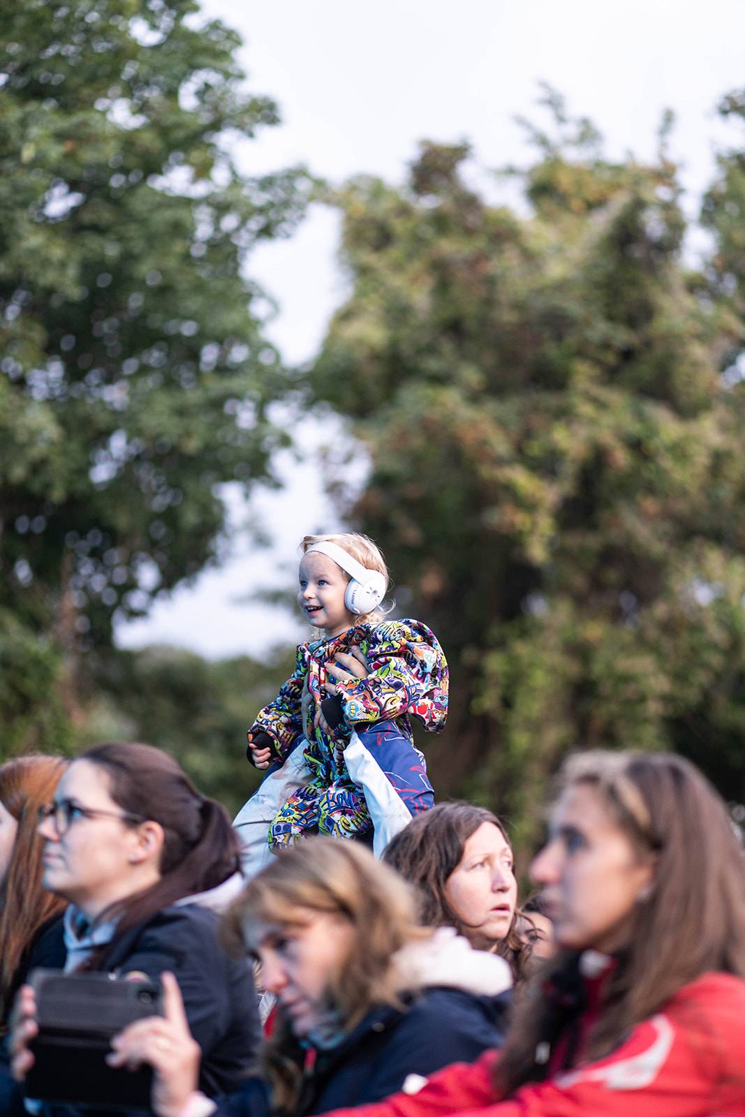 Tomáš Klus rozezpíval Ledárny Braník, na pódium si pozval manželku Tamaru