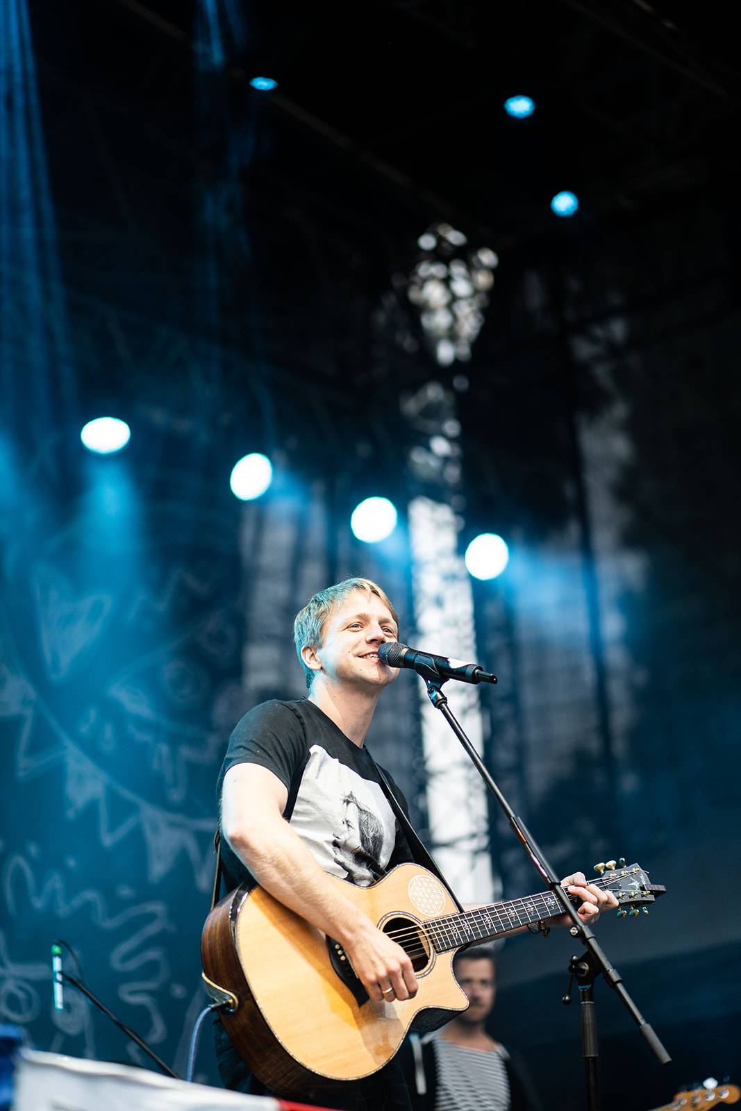 Tomáš Klus rozezpíval Ledárny Braník, na pódium si pozval manželku Tamaru