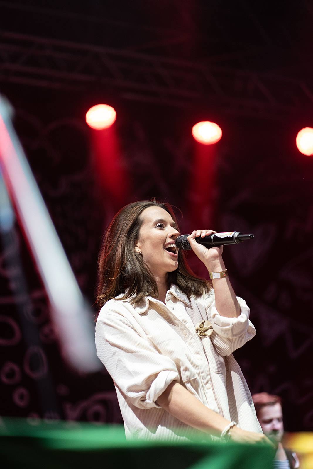 Tomáš Klus rozezpíval Ledárny Braník, na pódium si pozval manželku Tamaru