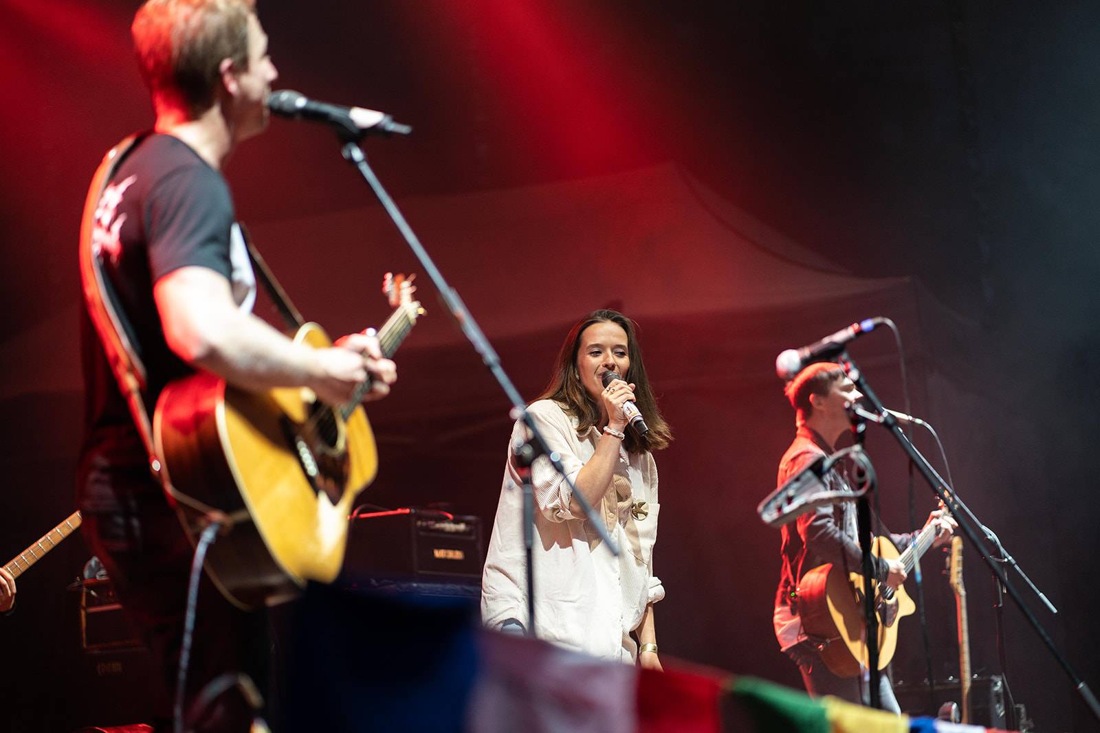 Tomáš Klus rozezpíval Ledárny Braník, na pódium si pozval manželku Tamaru