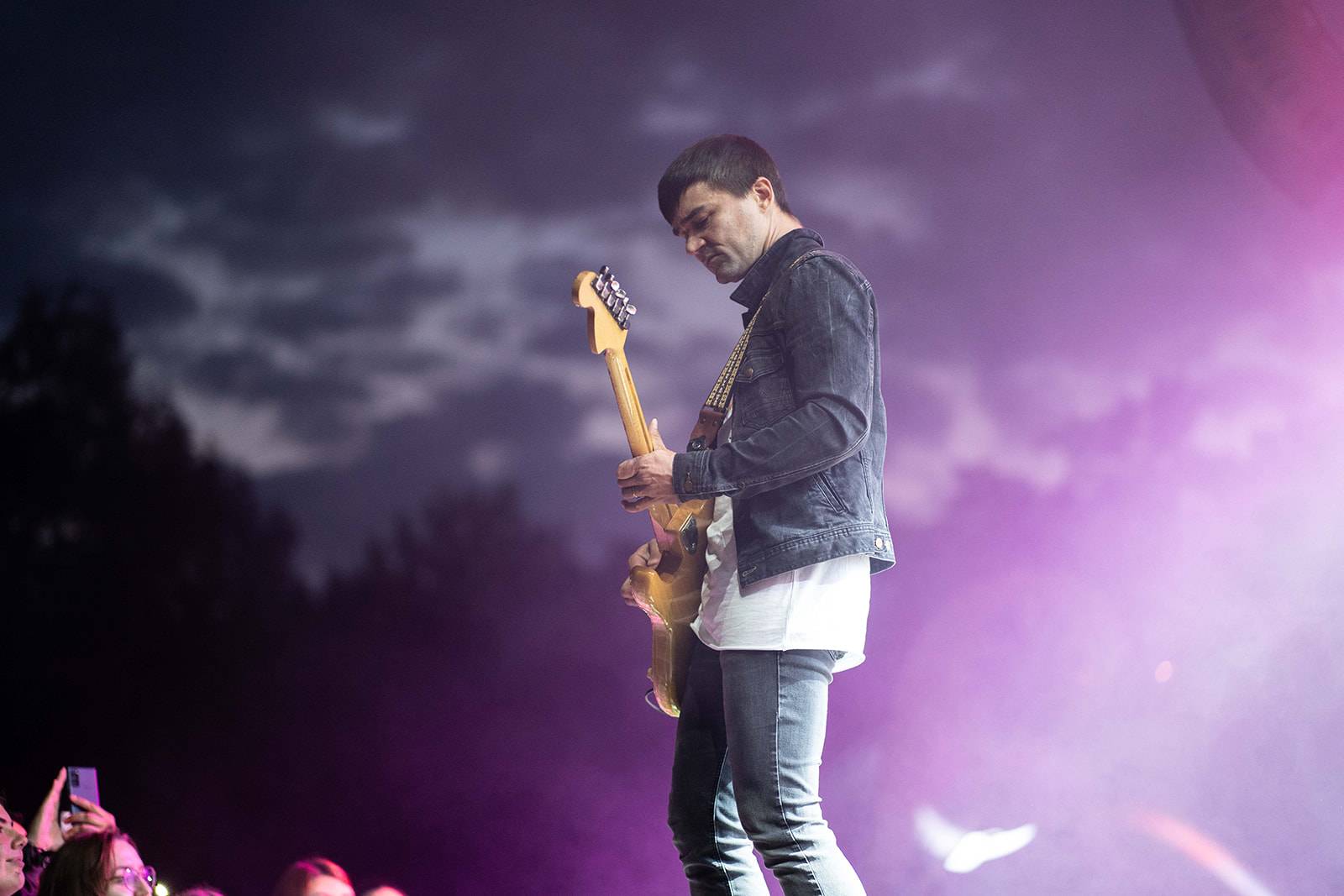 Tomáš Klus rozezpíval Ledárny Braník, na pódium si pozval manželku Tamaru