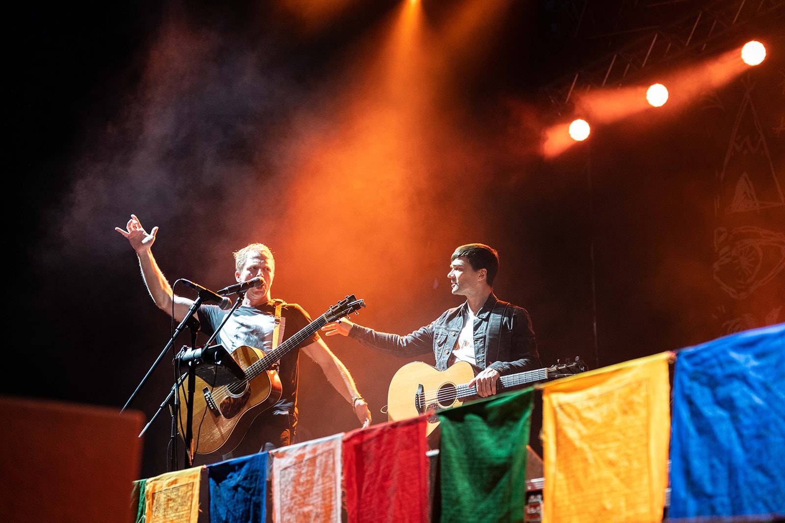 Tomáš Klus rozezpíval Ledárny Braník, na pódium si pozval manželku Tamaru
