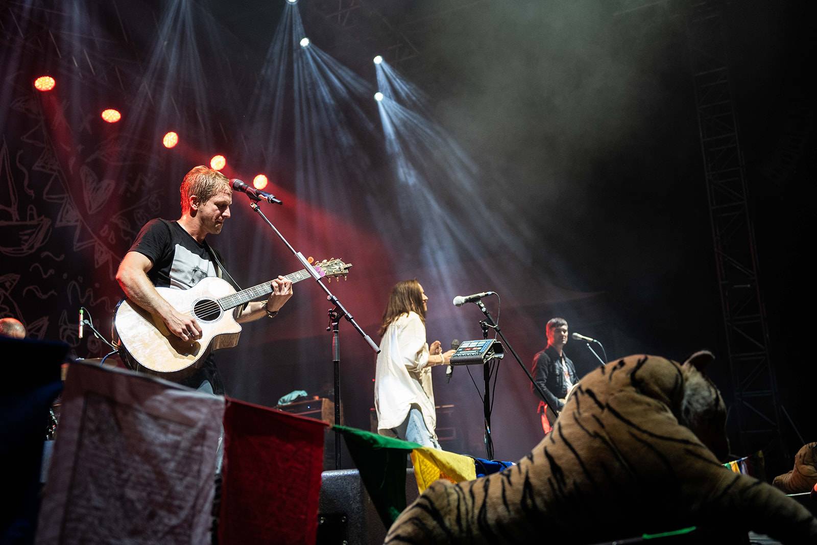 Tomáš Klus rozezpíval Ledárny Braník, na pódium si pozval manželku Tamaru