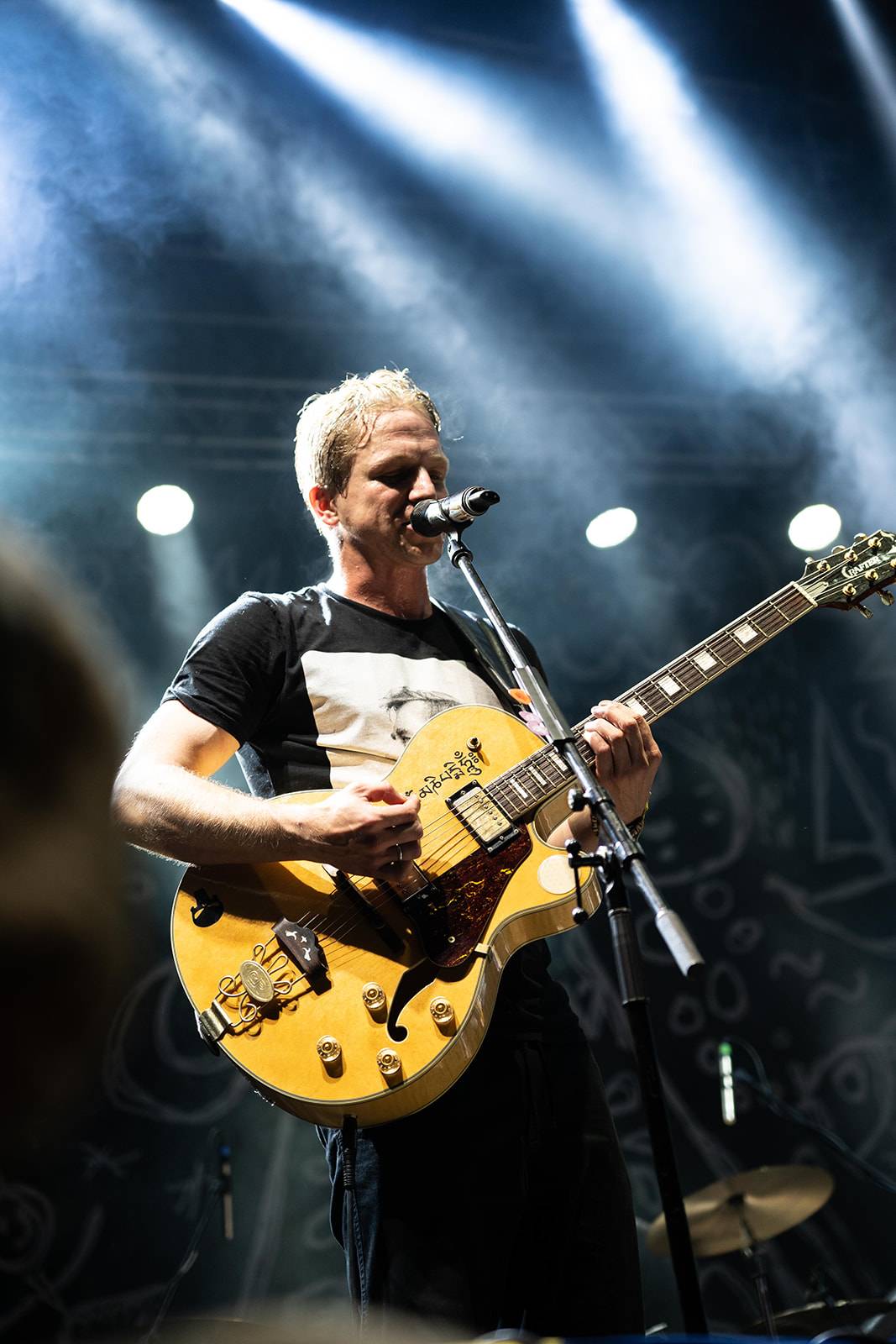 Tomáš Klus rozezpíval Ledárny Braník, na pódium si pozval manželku Tamaru