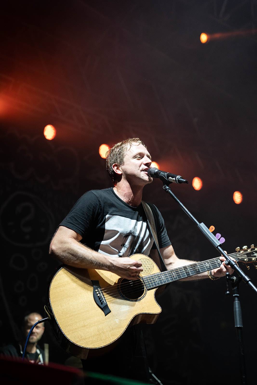 Tomáš Klus rozezpíval Ledárny Braník, na pódium si pozval manželku Tamaru