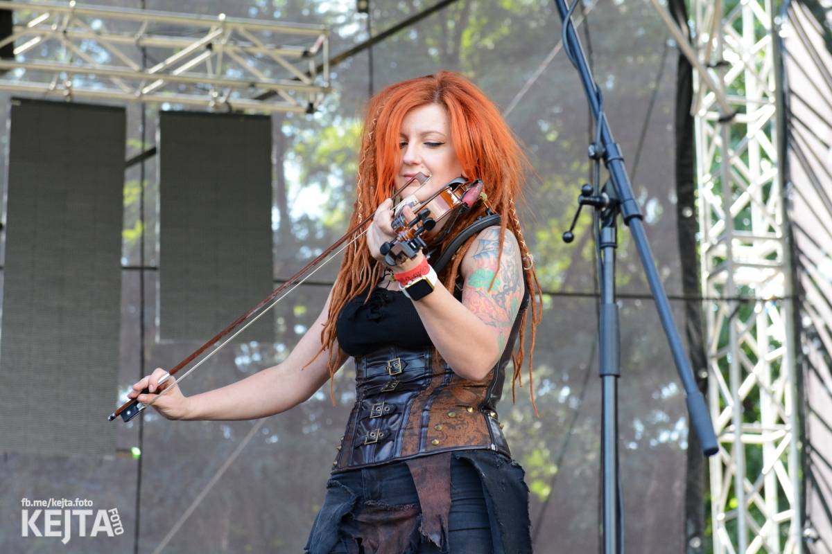 Páteční oslava Tří sester byla plná nejen punkových legend, zahráli Visací zámek, Ivan Mládek i Plexis