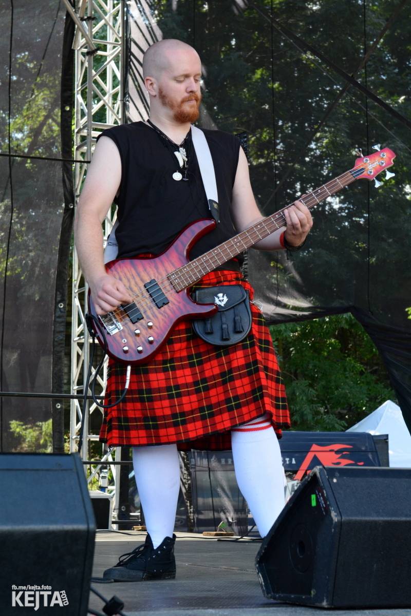 Páteční oslava Tří sester byla plná nejen punkových legend, zahráli Visací zámek, Ivan Mládek i Plexis