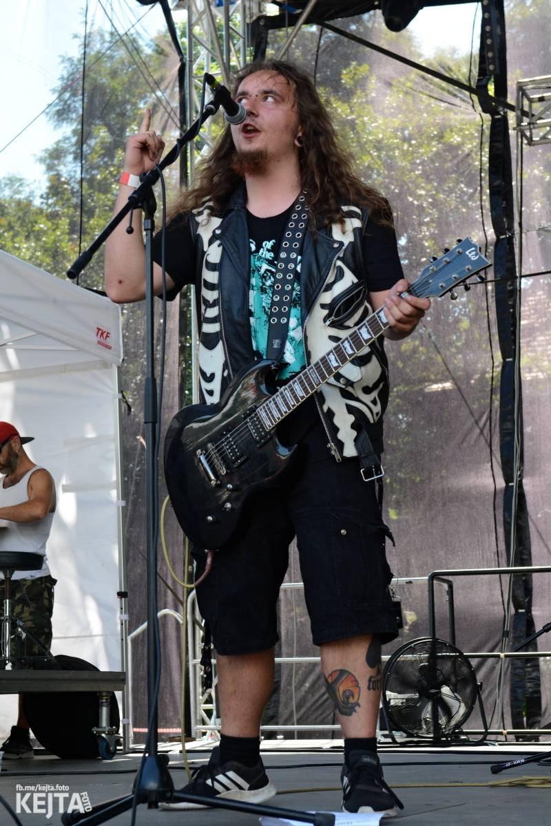 Páteční oslava Tří sester byla plná nejen punkových legend, zahráli Visací zámek, Ivan Mládek i Plexis