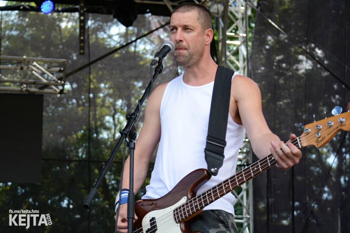 Páteční oslava Tří sester byla plná nejen punkových legend, zahráli Visací zámek, Ivan Mládek i Plexis