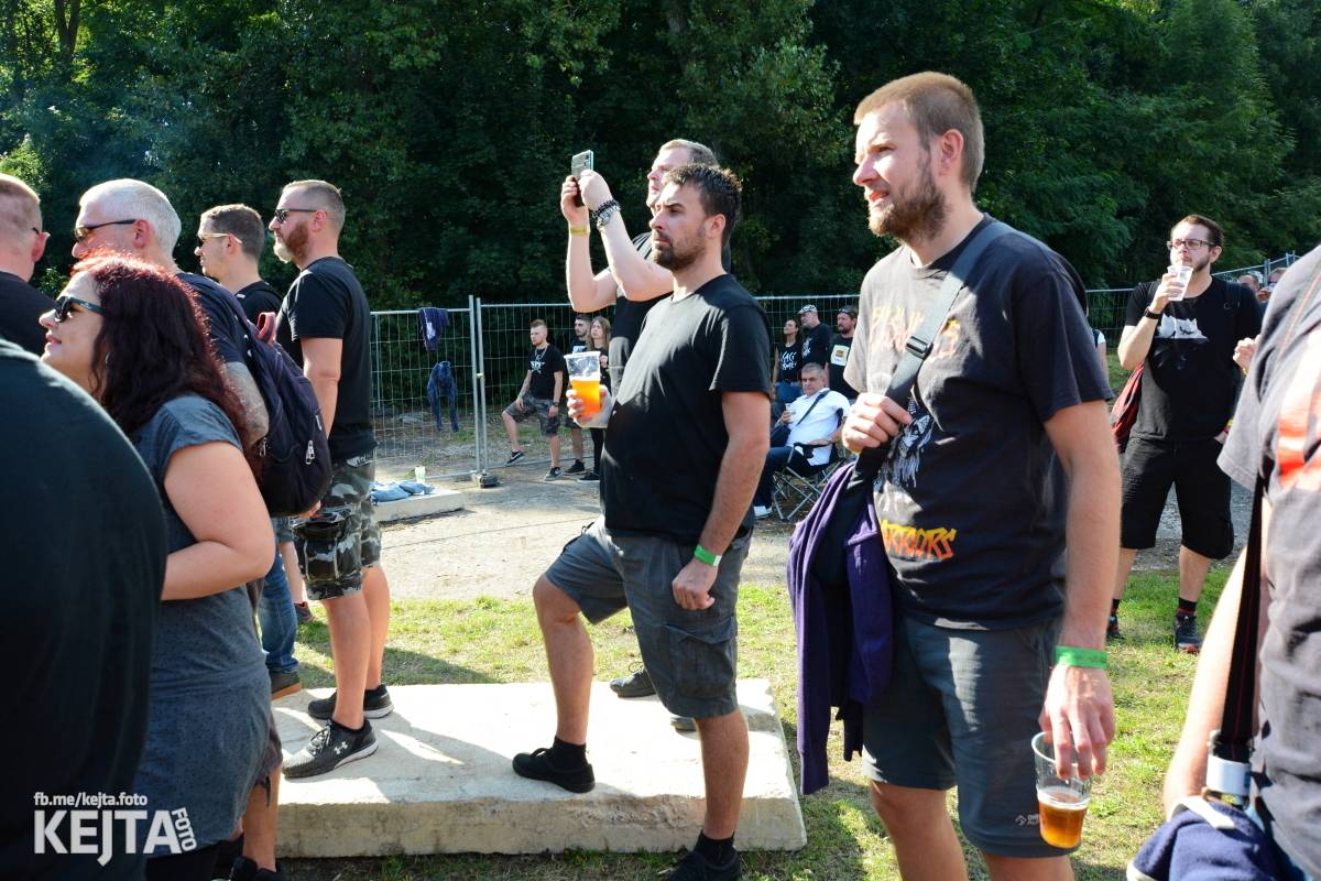 Páteční oslava Tří sester byla plná nejen punkových legend, zahráli Visací zámek, Ivan Mládek i Plexis