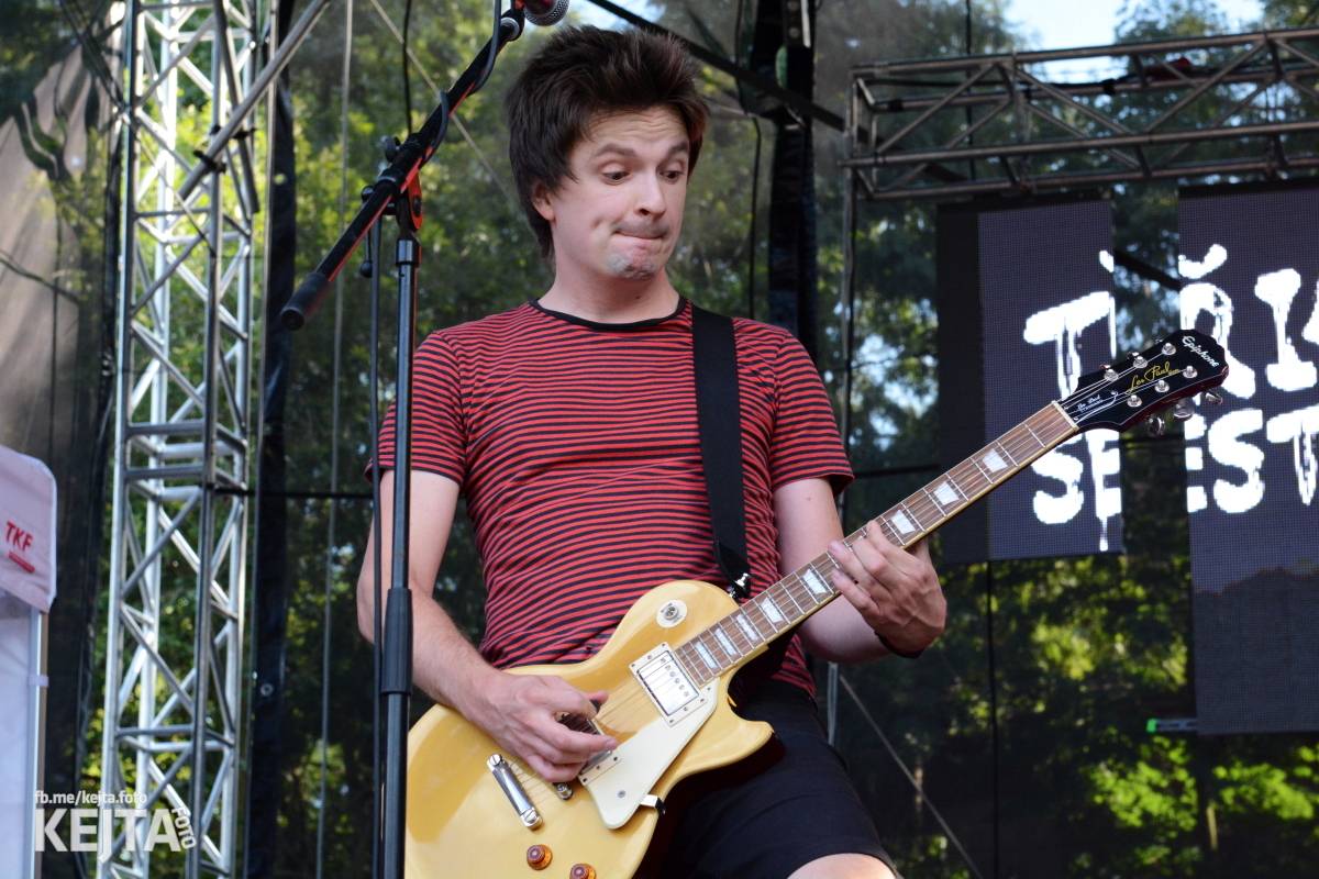 Páteční oslava Tří sester byla plná nejen punkových legend, zahráli Visací zámek, Ivan Mládek i Plexis