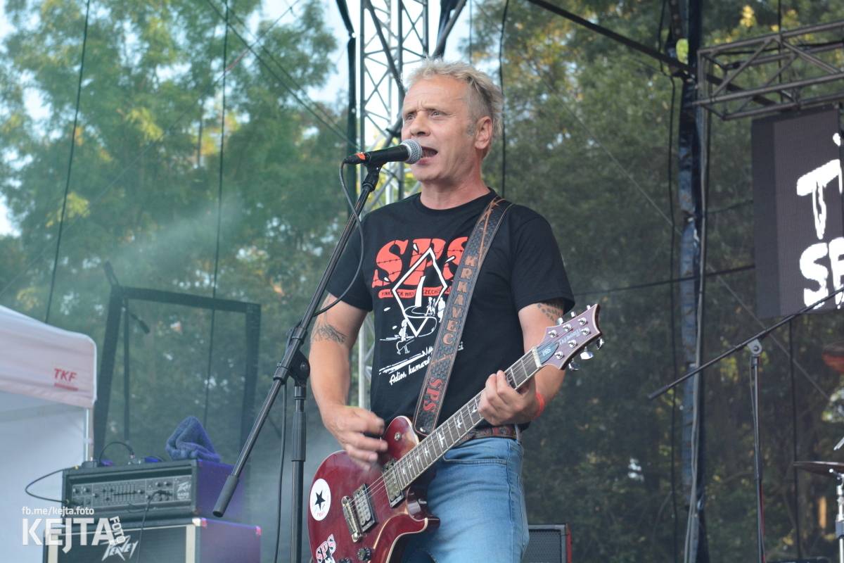 Páteční oslava Tří sester byla plná nejen punkových legend, zahráli Visací zámek, Ivan Mládek i Plexis