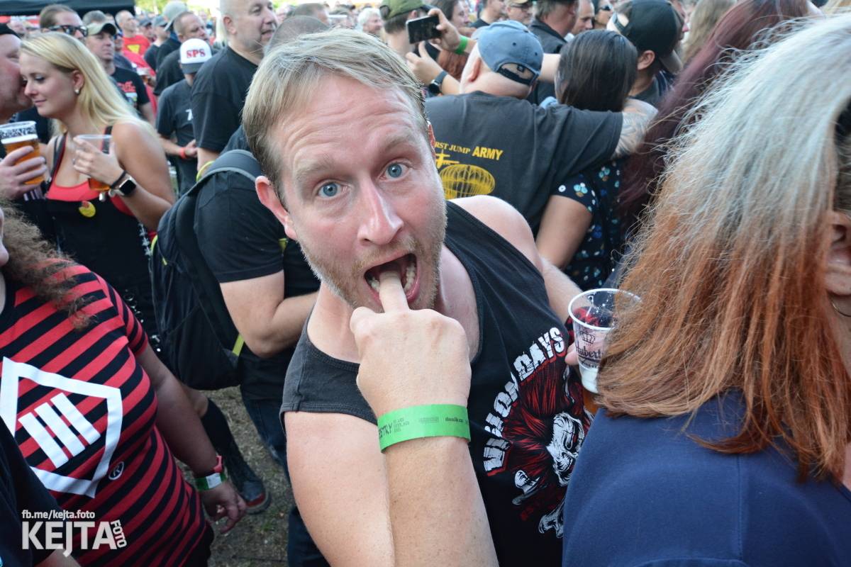 Páteční oslava Tří sester byla plná nejen punkových legend, zahráli Visací zámek, Ivan Mládek i Plexis