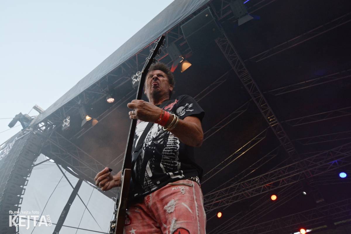 Páteční oslava Tří sester byla plná nejen punkových legend, zahráli Visací zámek, Ivan Mládek i Plexis