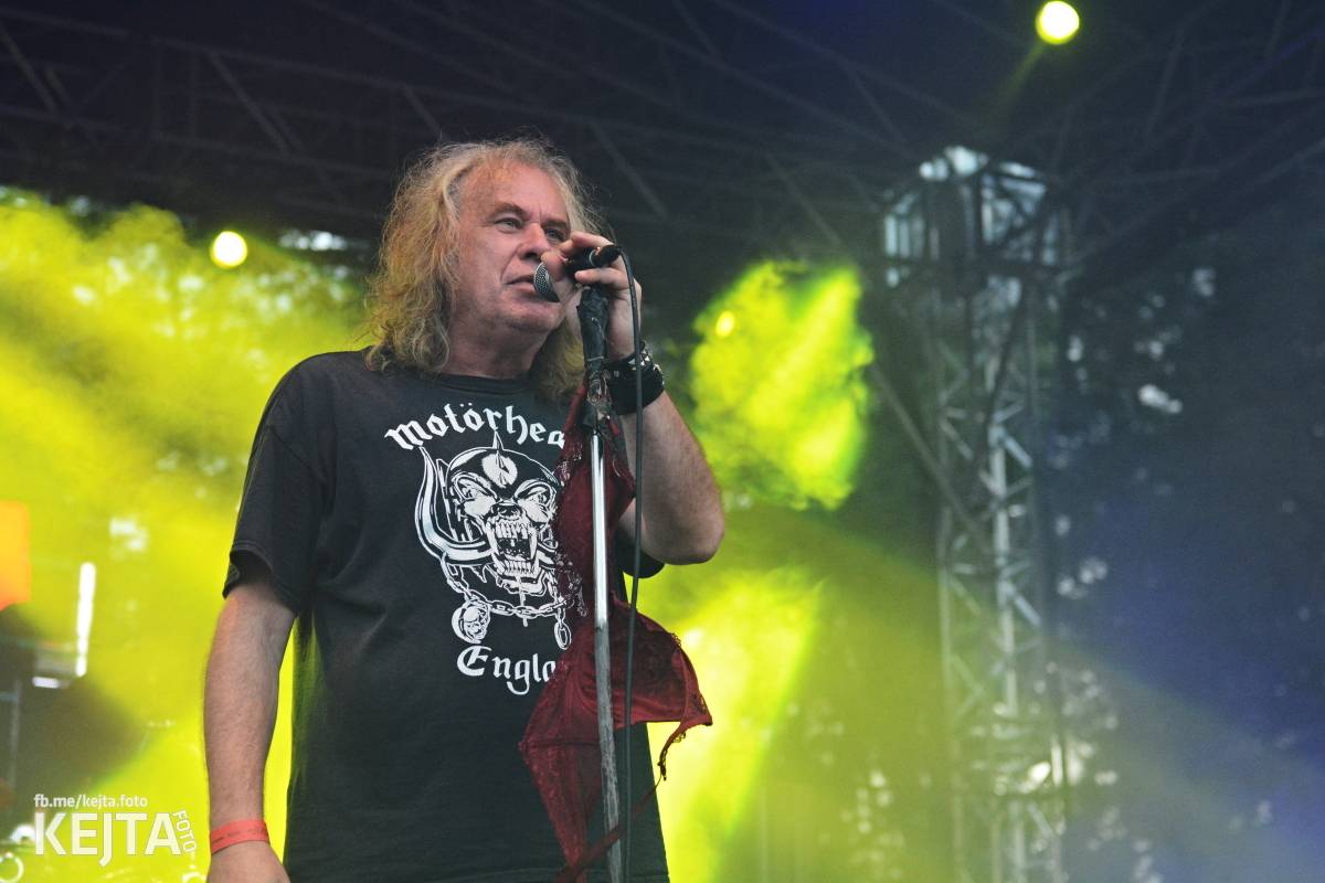 Páteční oslava Tří sester byla plná nejen punkových legend, zahráli Visací zámek, Ivan Mládek i Plexis