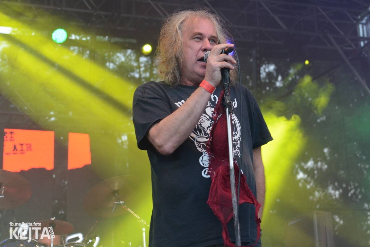 Páteční oslava Tří sester byla plná nejen punkových legend, zahráli Visací zámek, Ivan Mládek i Plexis