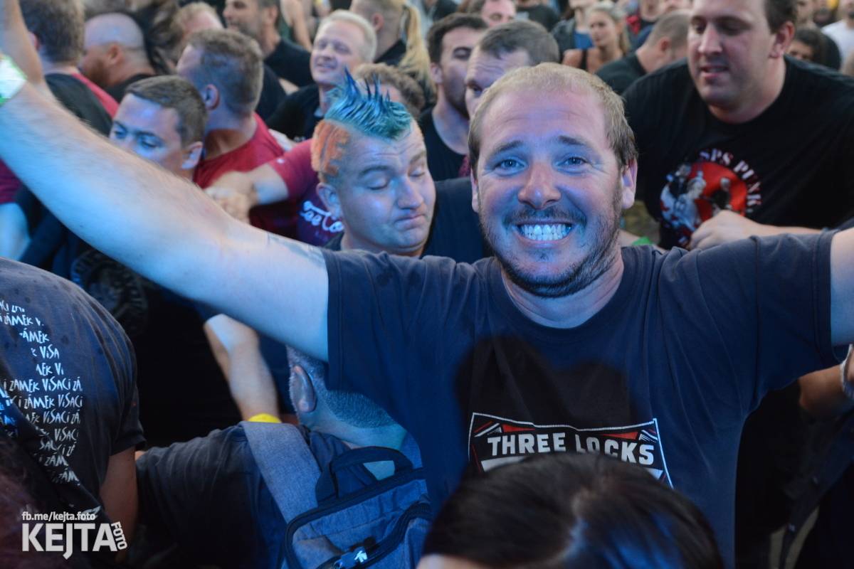 Páteční oslava Tří sester byla plná nejen punkových legend, zahráli Visací zámek, Ivan Mládek i Plexis