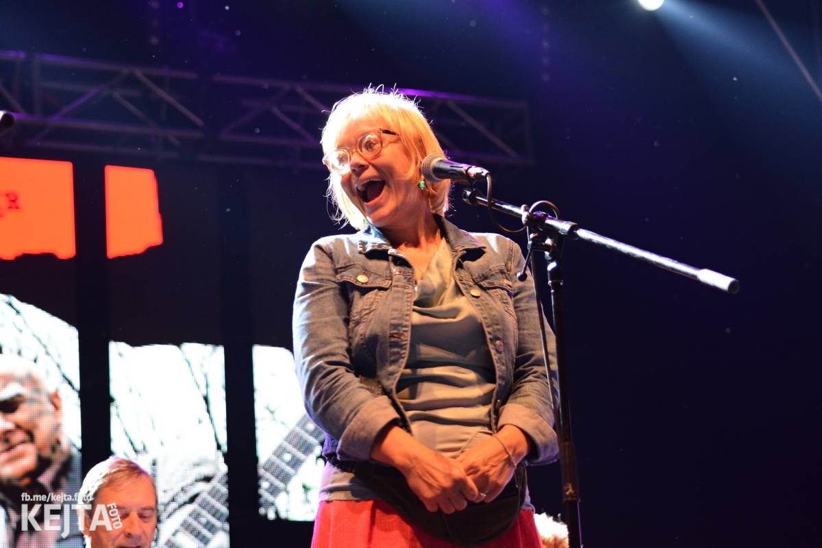 Páteční oslava Tří sester byla plná nejen punkových legend, zahráli Visací zámek, Ivan Mládek i Plexis