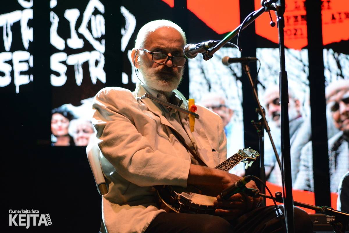 Páteční oslava Tří sester byla plná nejen punkových legend, zahráli Visací zámek, Ivan Mládek i Plexis