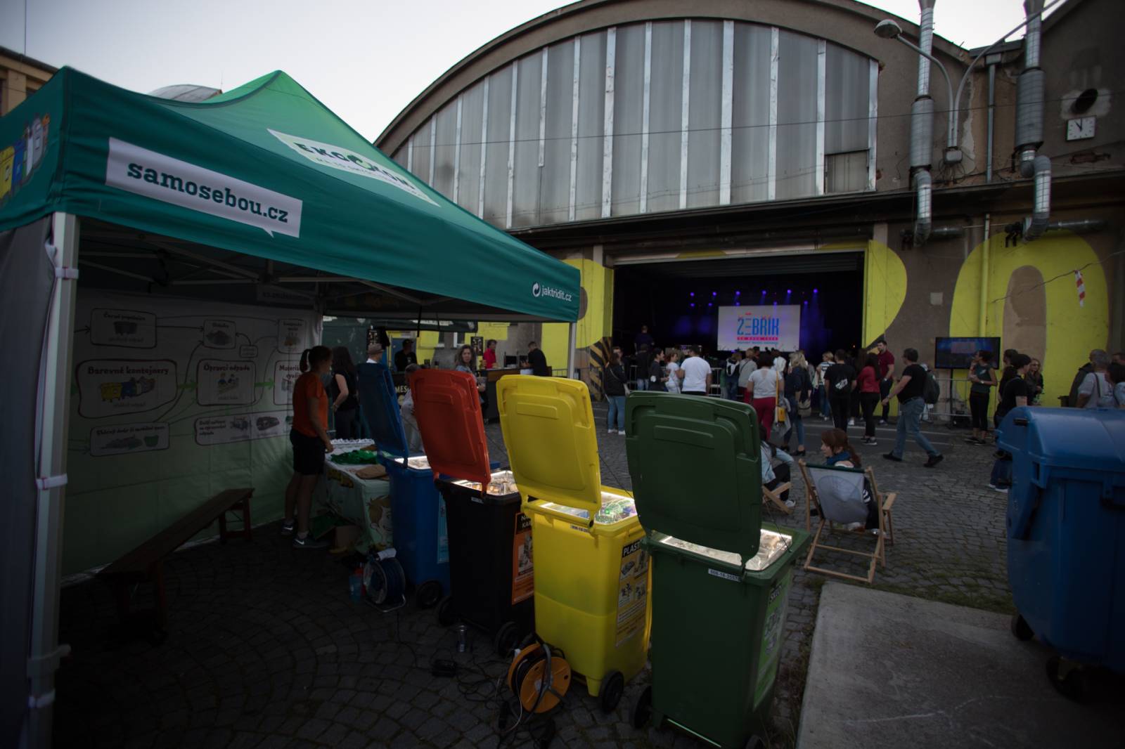 Dva Žebříky v jednom přinesly jedinečnou atmosféru. Marek Ztracený, Tomáš Klus a další byli fanouškům na dosah
