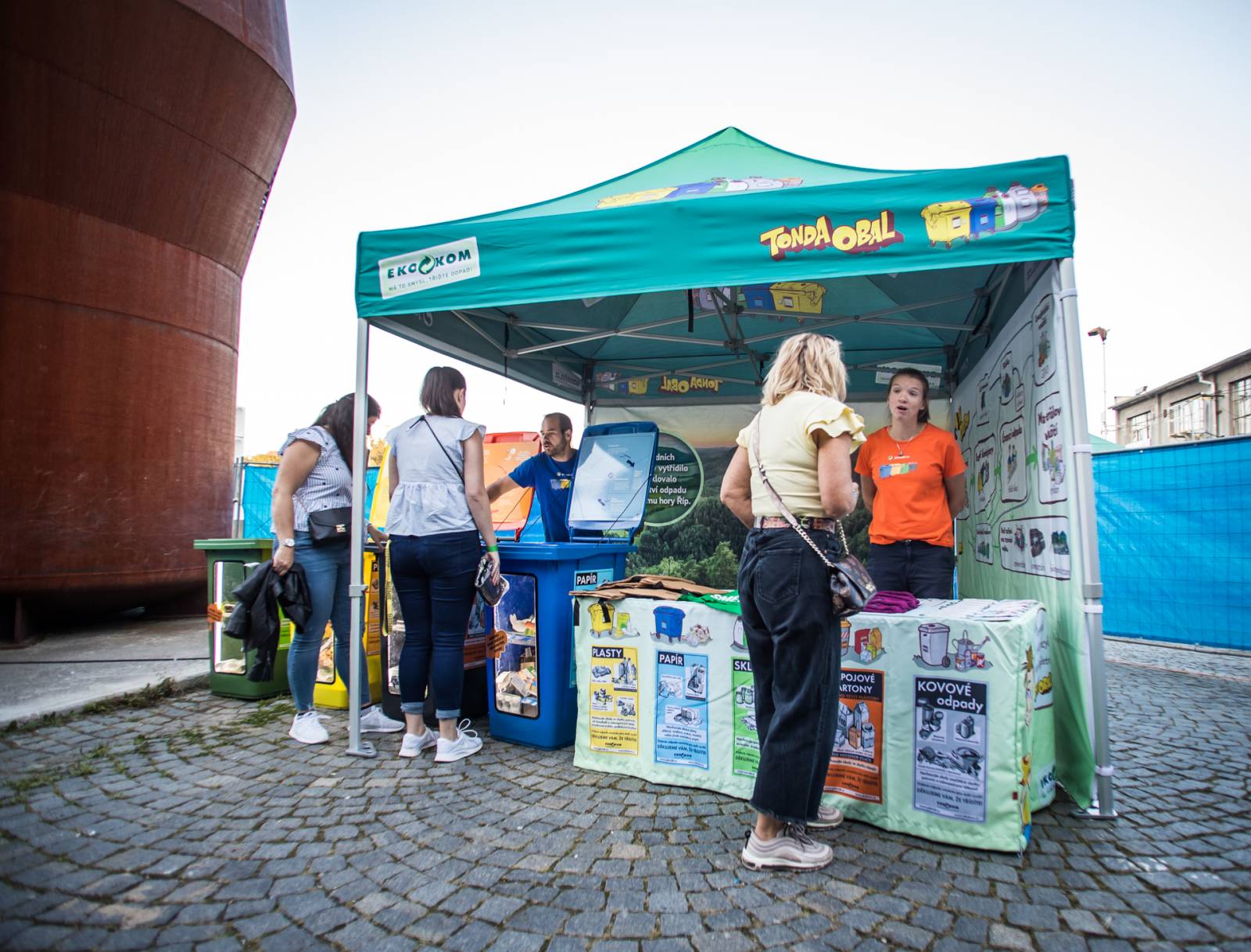 Dva Žebříky v jednom přinesly jedinečnou atmosféru. Marek Ztracený, Tomáš Klus a další byli fanouškům na dosah