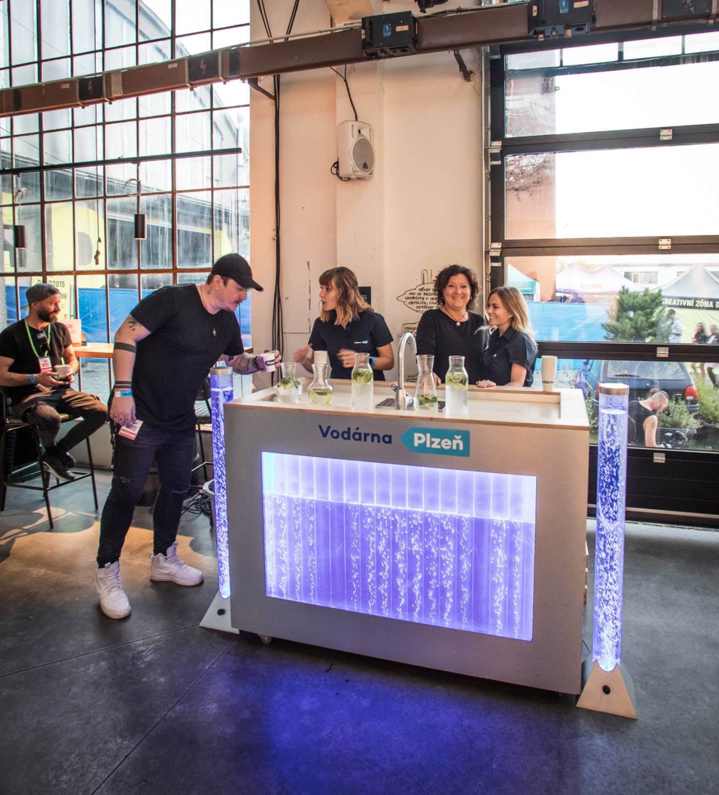 Dva Žebříky v jednom přinesly jedinečnou atmosféru. Marek Ztracený, Tomáš Klus a další byli fanouškům na dosah