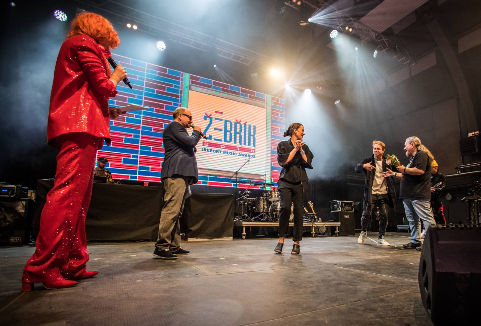 Dva Žebříky v jednom přinesly jedinečnou atmosféru. Marek Ztracený, Tomáš Klus a další byli fanouškům na dosah