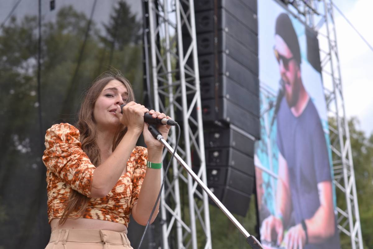 Jeleni si do Přibyslavi pozvali své přátele. Na festivalu jim zahráli Kateřina Marie Tichá i Mirai