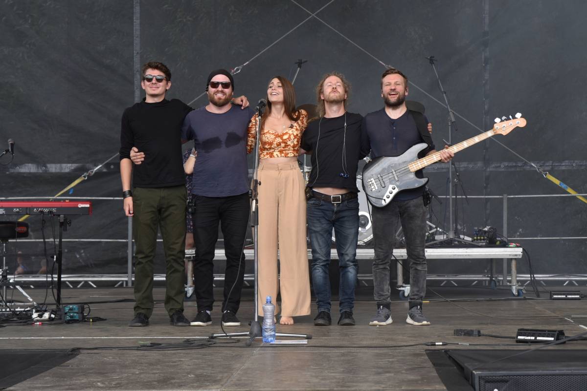 Jeleni si do Přibyslavi pozvali své přátele. Na festivalu jim zahráli Kateřina Marie Tichá i Mirai