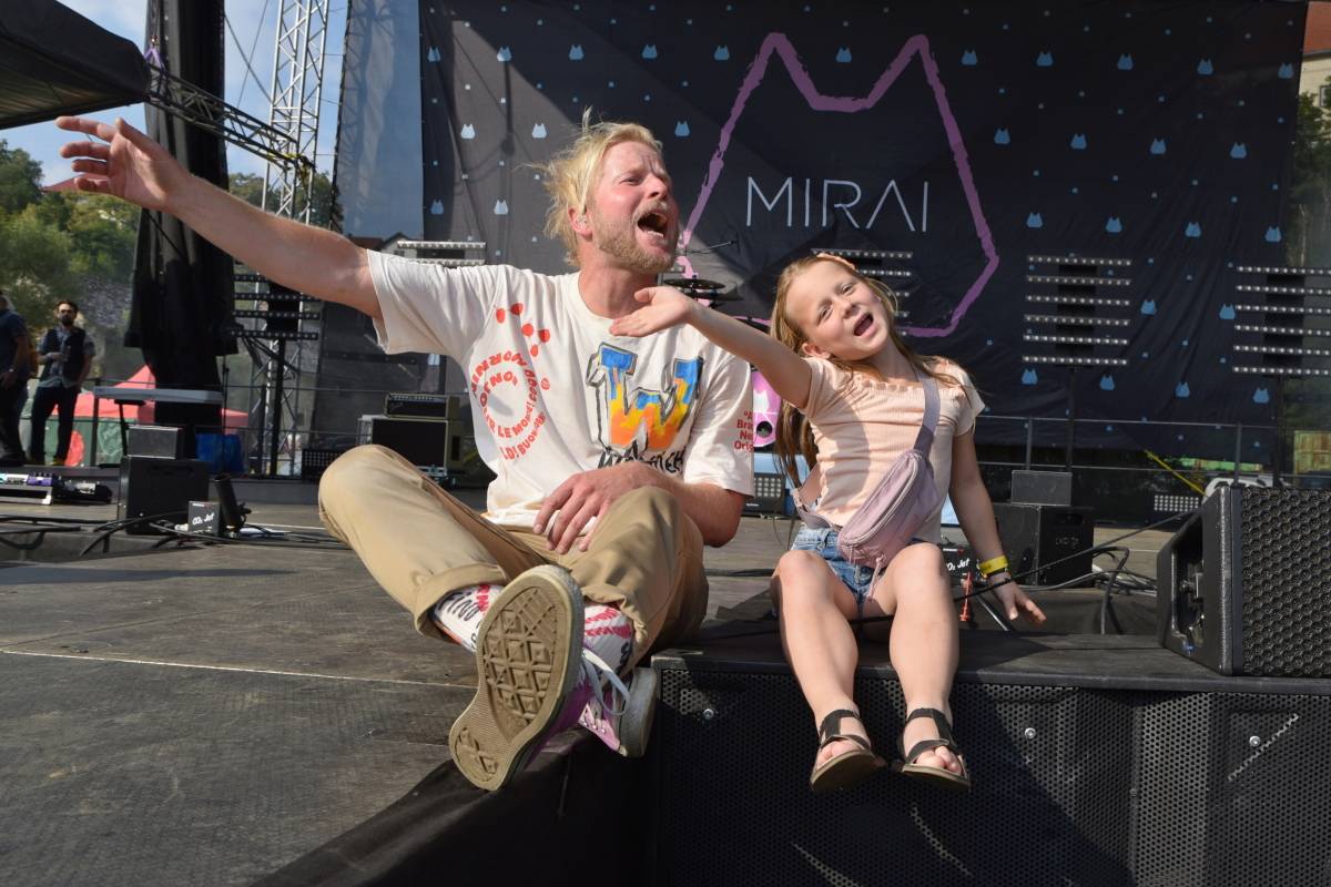 Jeleni si do Přibyslavi pozvali své přátele. Na festivalu jim zahráli Kateřina Marie Tichá i Mirai