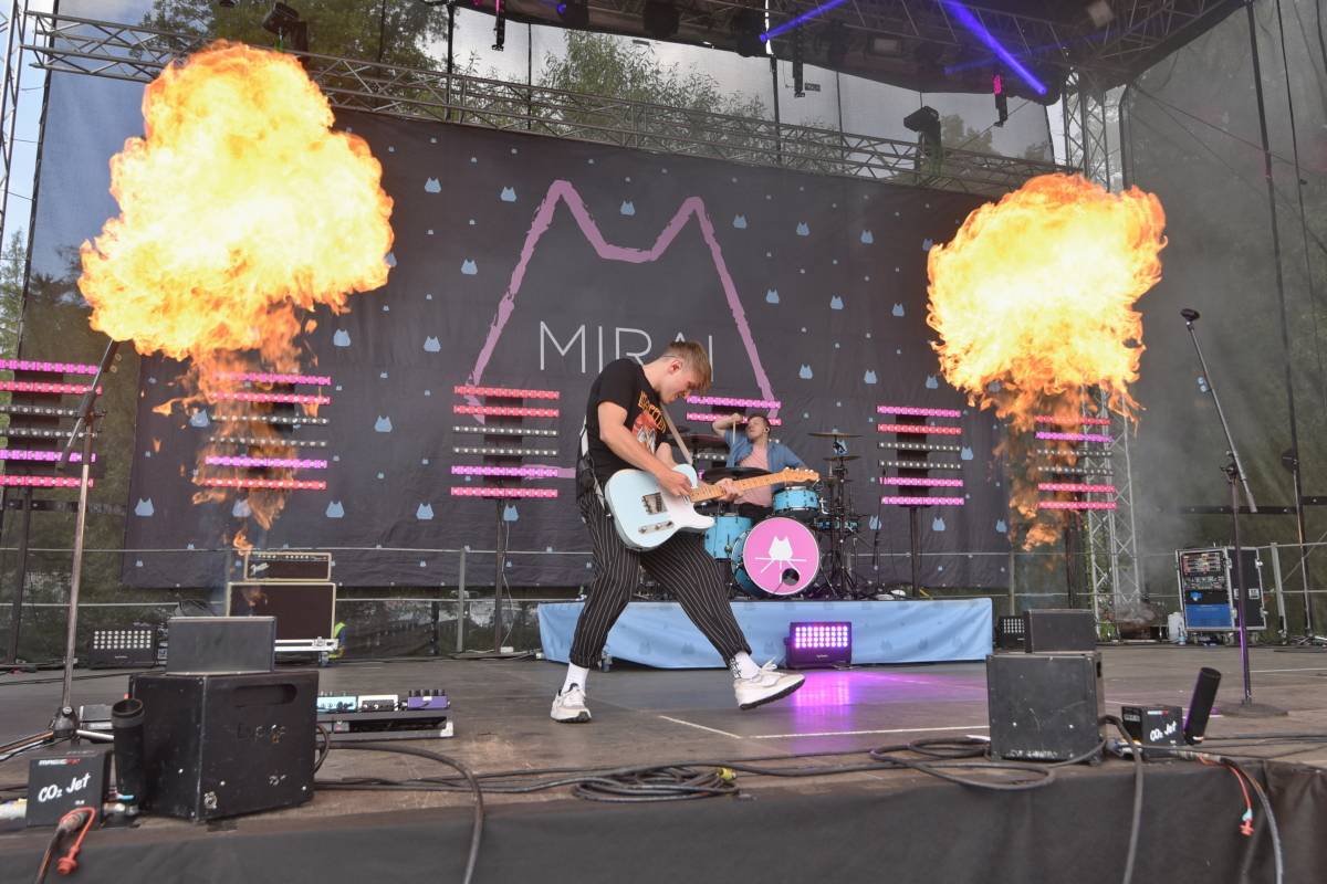 Jeleni si do Přibyslavi pozvali své přátele. Na festivalu jim zahráli Kateřina Marie Tichá i Mirai