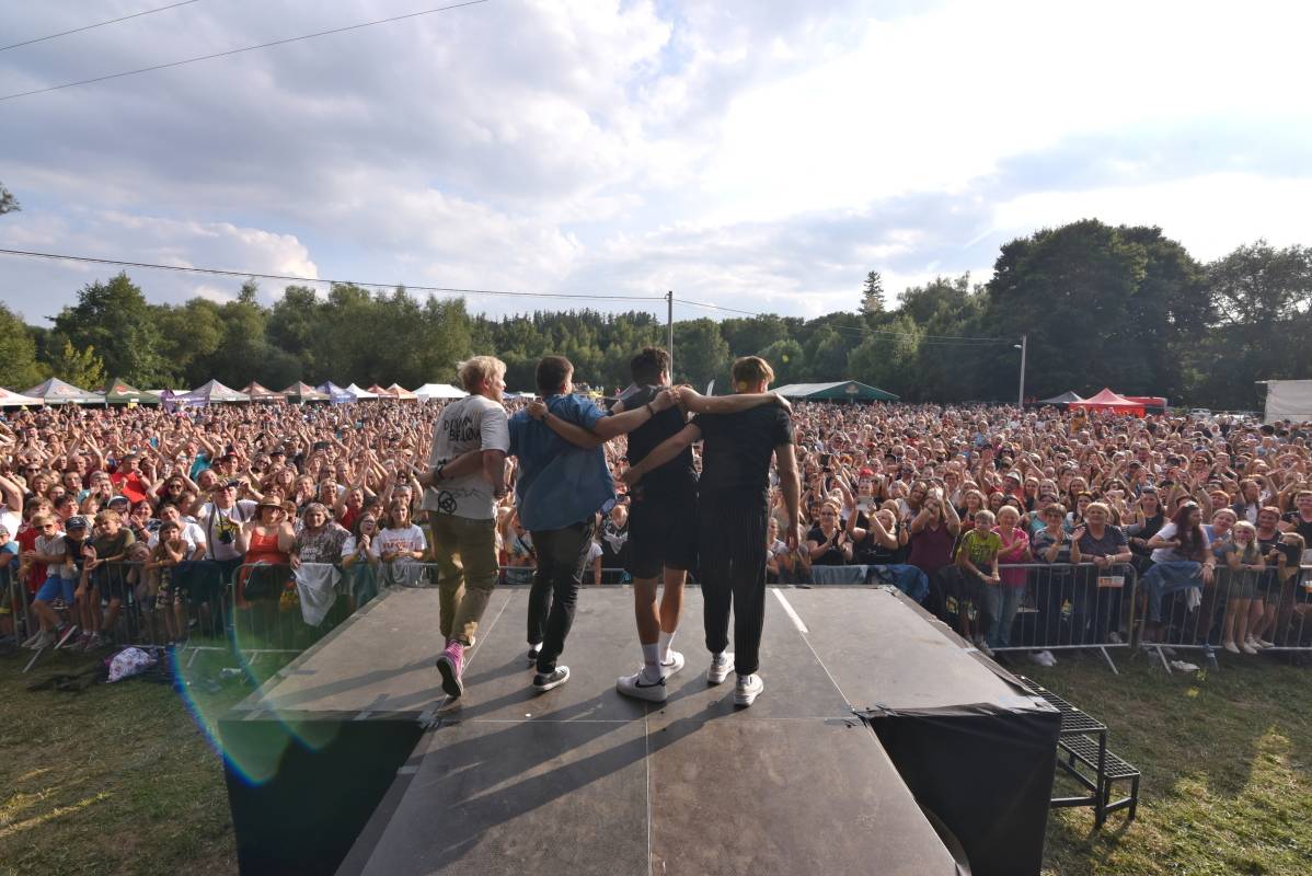 Jeleni si do Přibyslavi pozvali své přátele. Na festivalu jim zahráli Kateřina Marie Tichá i Mirai