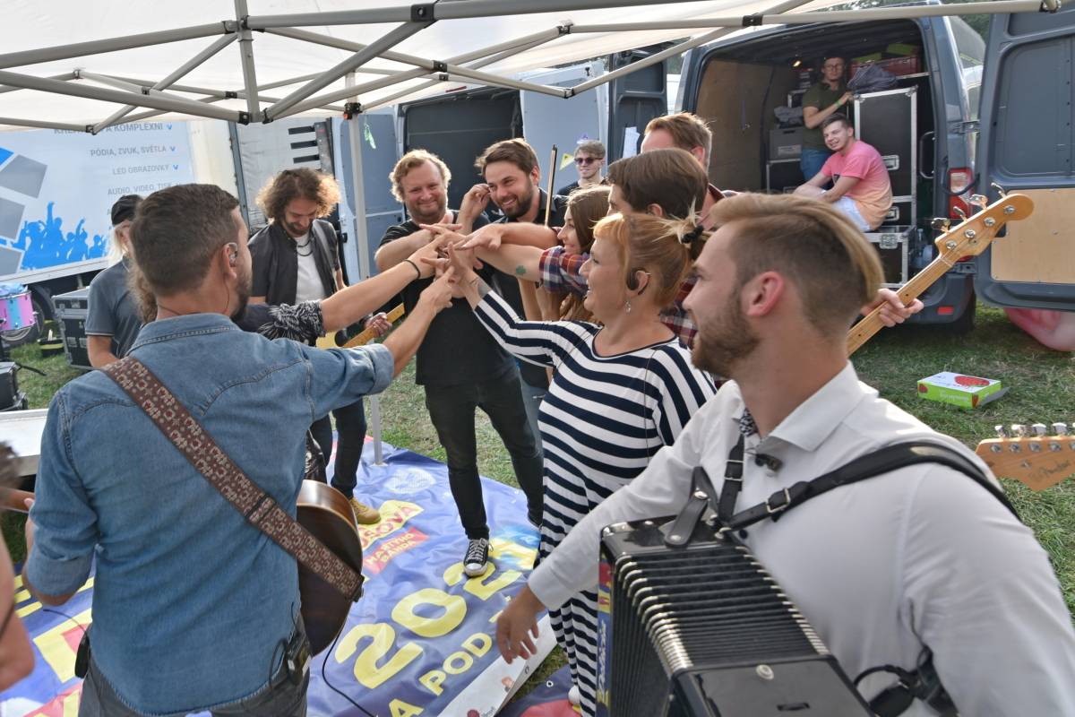 Jeleni si do Přibyslavi pozvali své přátele. Na festivalu jim zahráli Kateřina Marie Tichá i Mirai