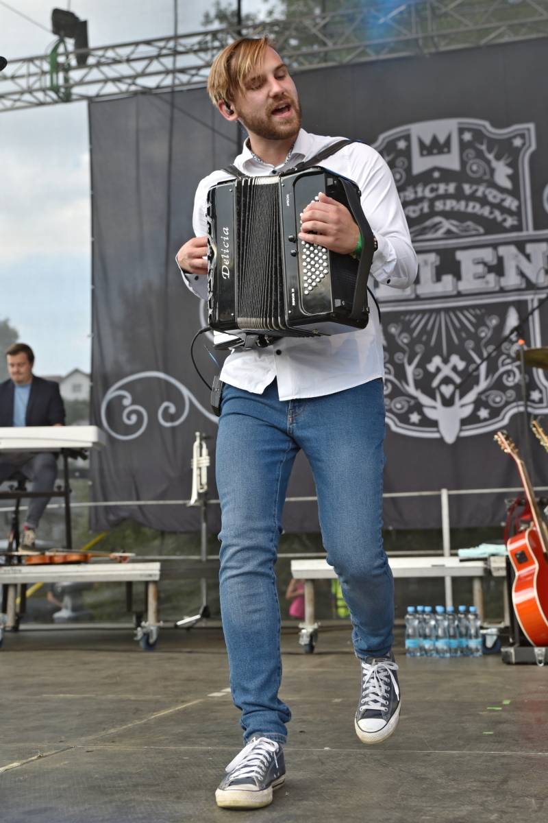 Jeleni si do Přibyslavi pozvali své přátele. Na festivalu jim zahráli Kateřina Marie Tichá i Mirai