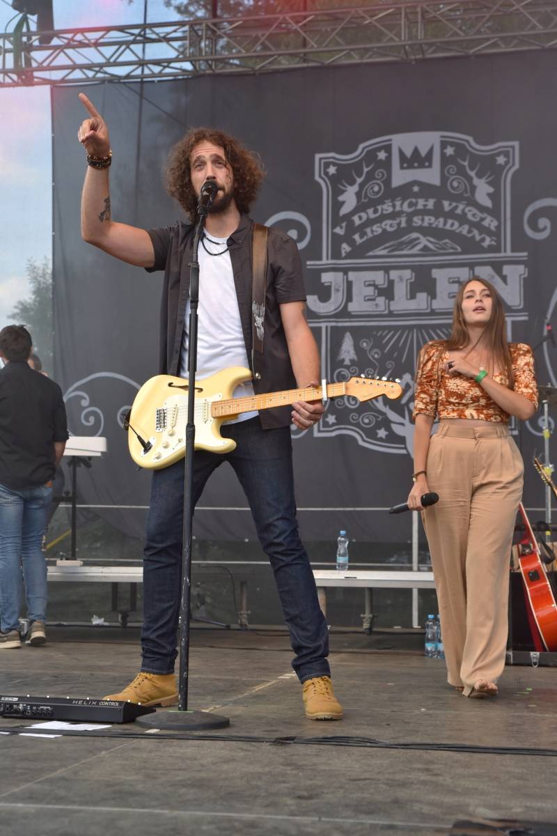 Jeleni si do Přibyslavi pozvali své přátele. Na festivalu jim zahráli Kateřina Marie Tichá i Mirai