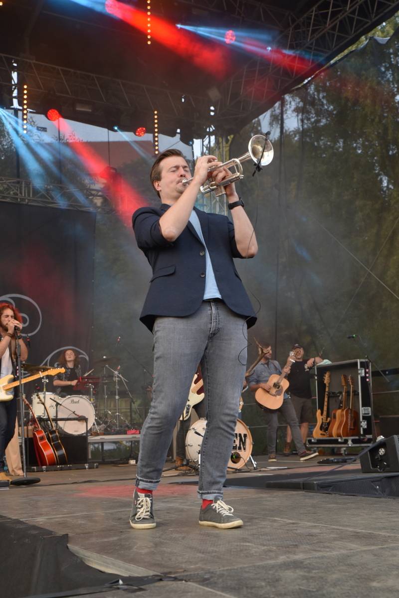 Jeleni si do Přibyslavi pozvali své přátele. Na festivalu jim zahráli Kateřina Marie Tichá i Mirai