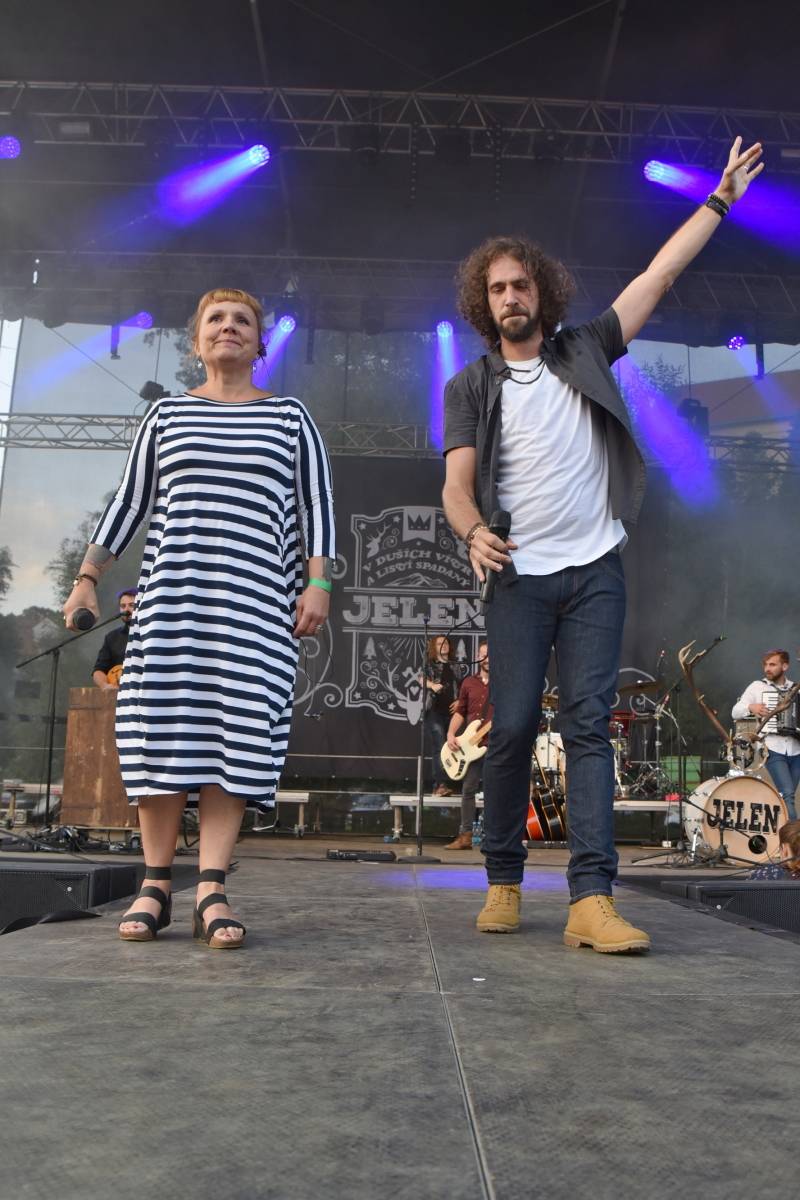 Jeleni si do Přibyslavi pozvali své přátele. Na festivalu jim zahráli Kateřina Marie Tichá i Mirai
