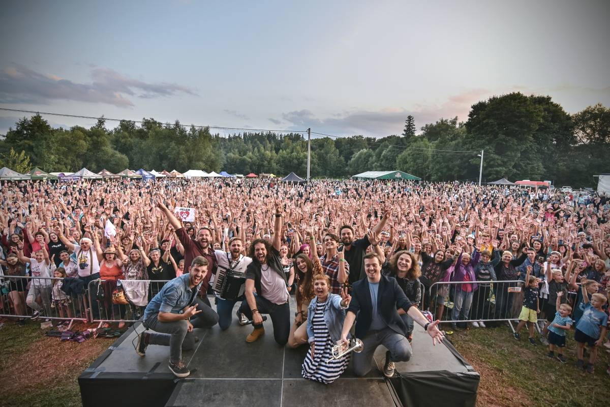Jeleni si do Přibyslavi pozvali své přátele. Na festivalu jim zahráli Kateřina Marie Tichá i Mirai